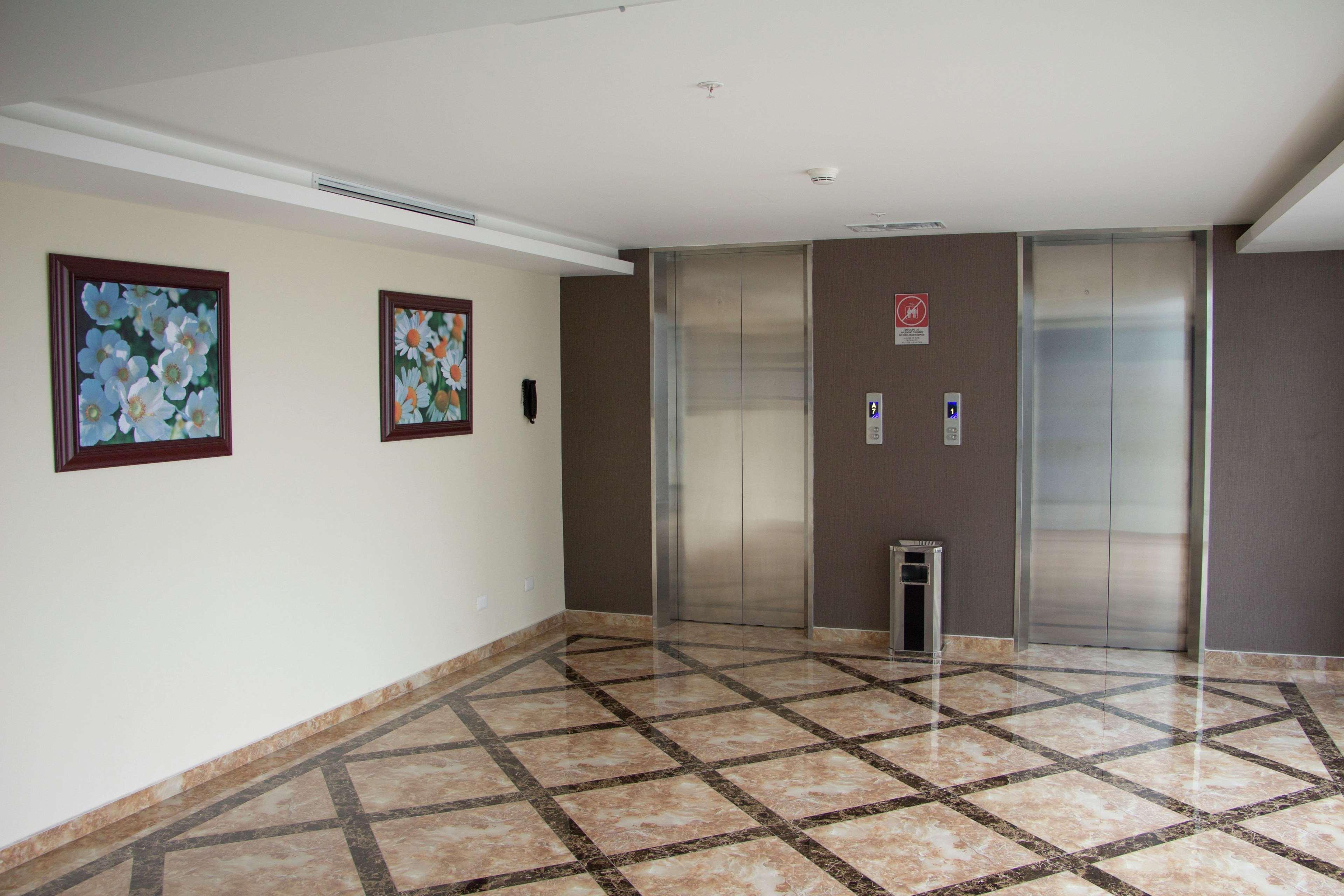Hilton Garden Surco 5*