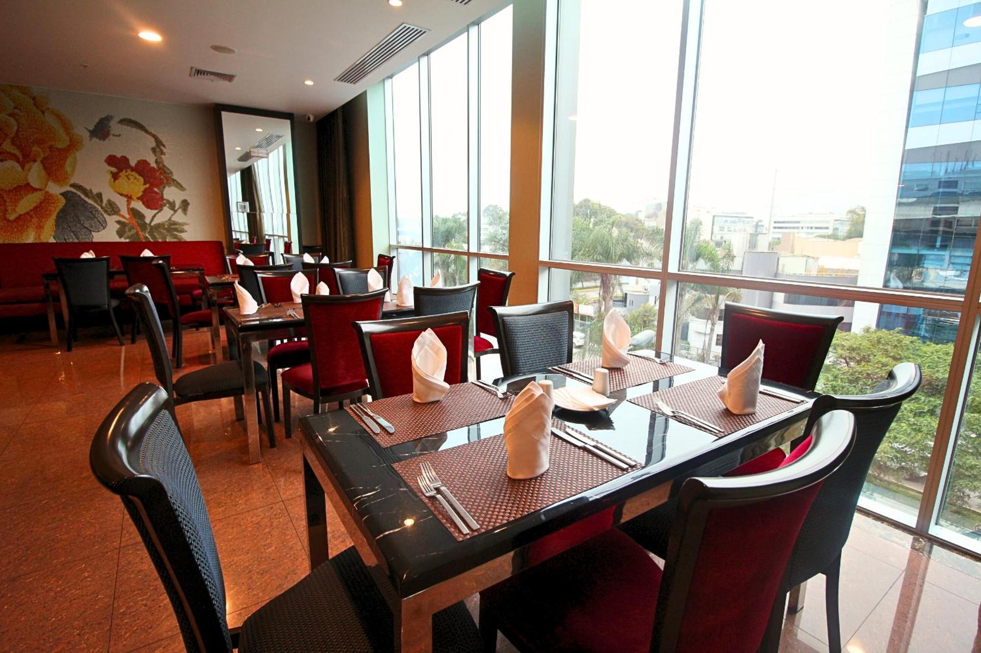 Hilton Garden Surco